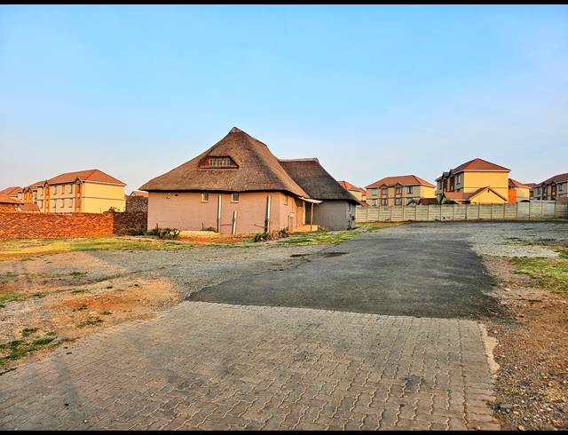 Business property to rent in TERENURE